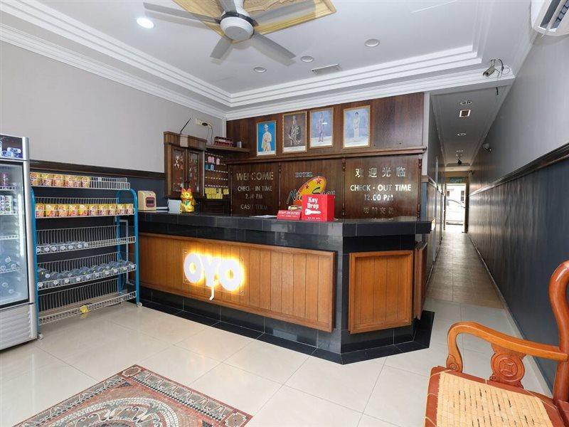 Oyo 1190 Nice Stay Hotel Рауб Екстериор снимка