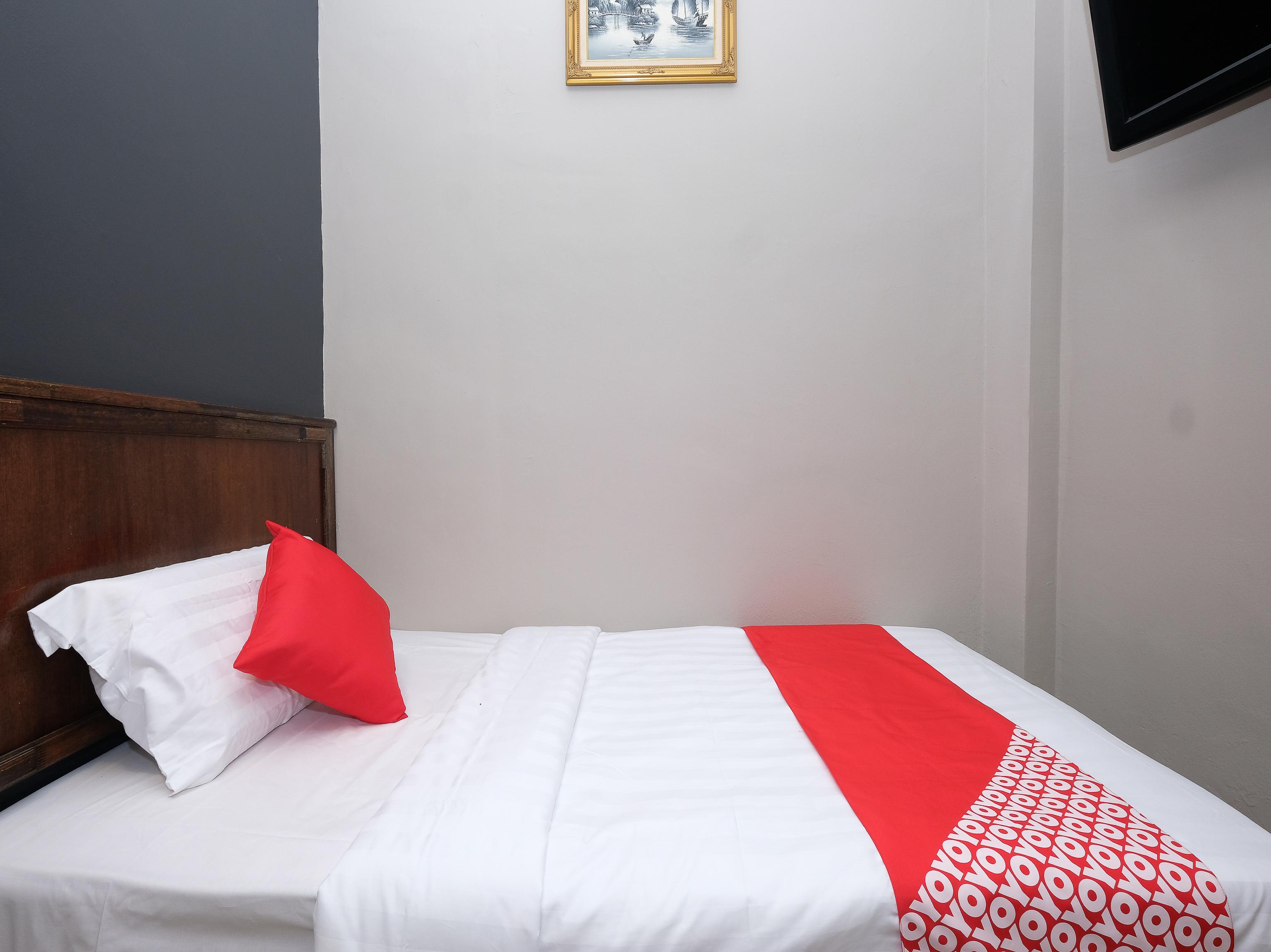 Oyo 1190 Nice Stay Hotel Рауб Екстериор снимка