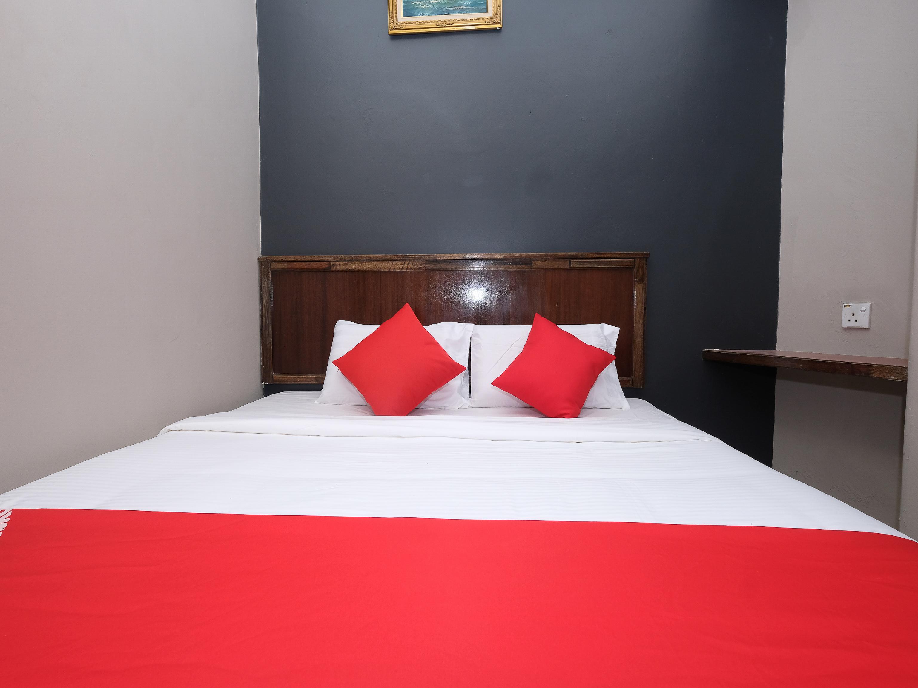 Oyo 1190 Nice Stay Hotel Рауб Екстериор снимка