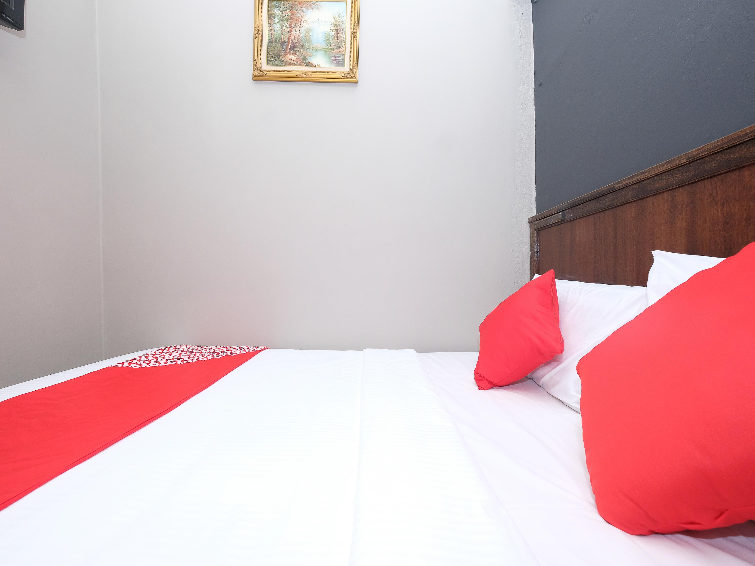 Oyo 1190 Nice Stay Hotel Рауб Екстериор снимка