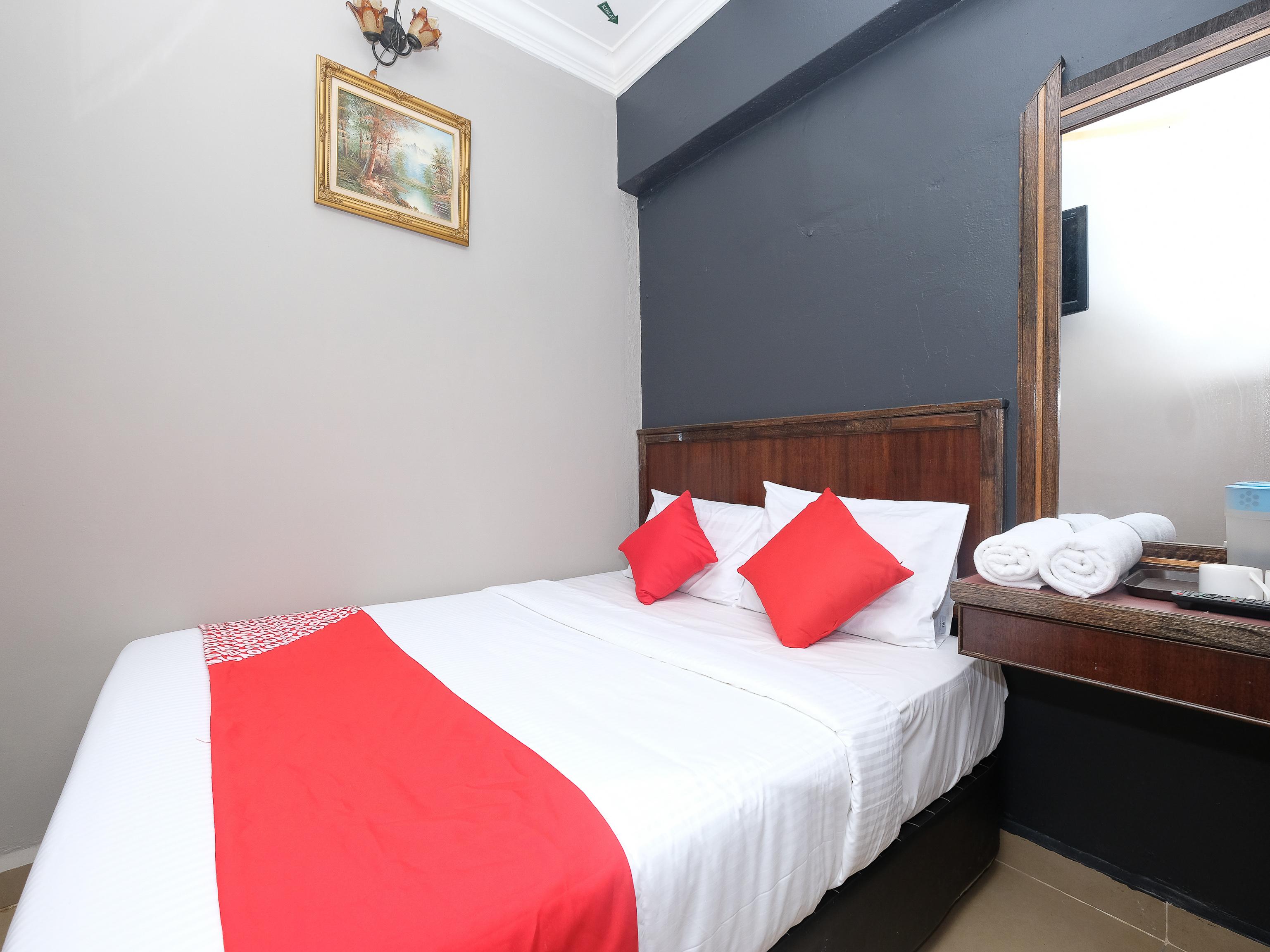 Oyo 1190 Nice Stay Hotel Рауб Екстериор снимка