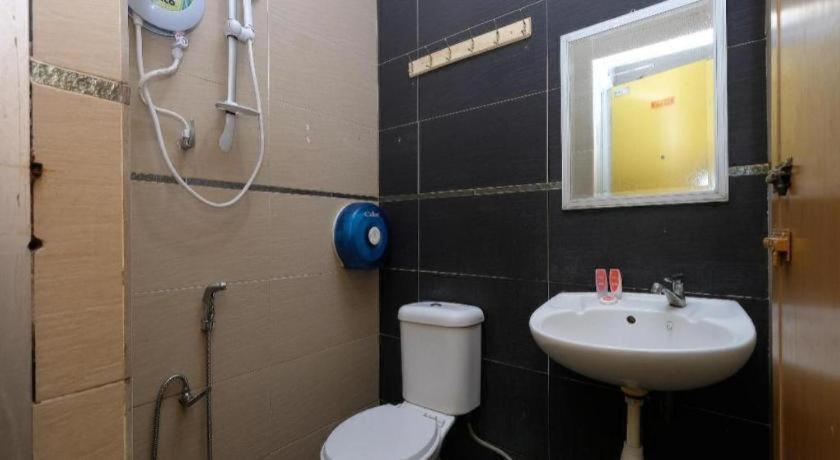 Oyo 1190 Nice Stay Hotel Рауб Екстериор снимка
