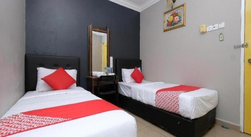 Oyo 1190 Nice Stay Hotel Рауб Екстериор снимка