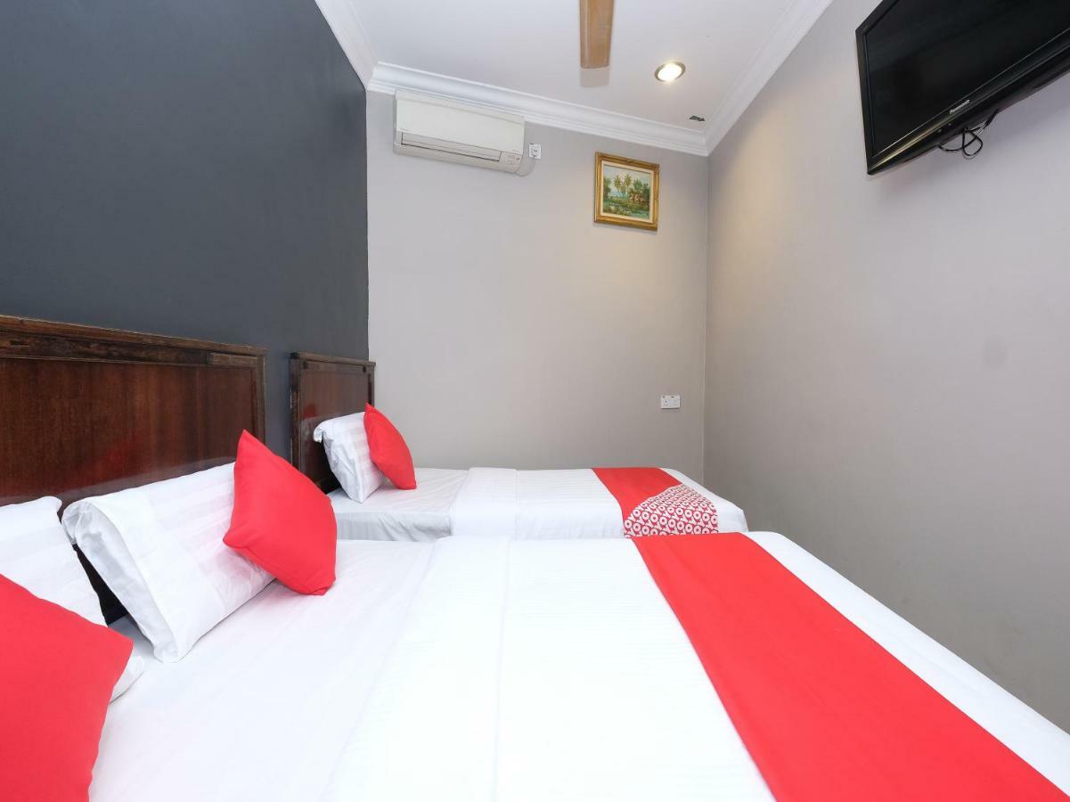 Oyo 1190 Nice Stay Hotel Рауб Екстериор снимка